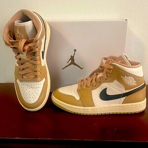 Nike Air Jordan 1 Mid